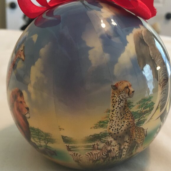 Smithsonian National Museum of Natural History Ornament – Safari Wildlife Scene - Picture 6 of 13